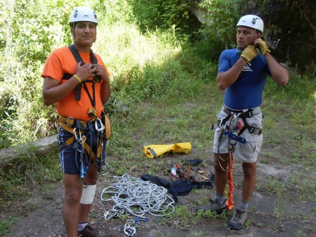  Rappelling course 